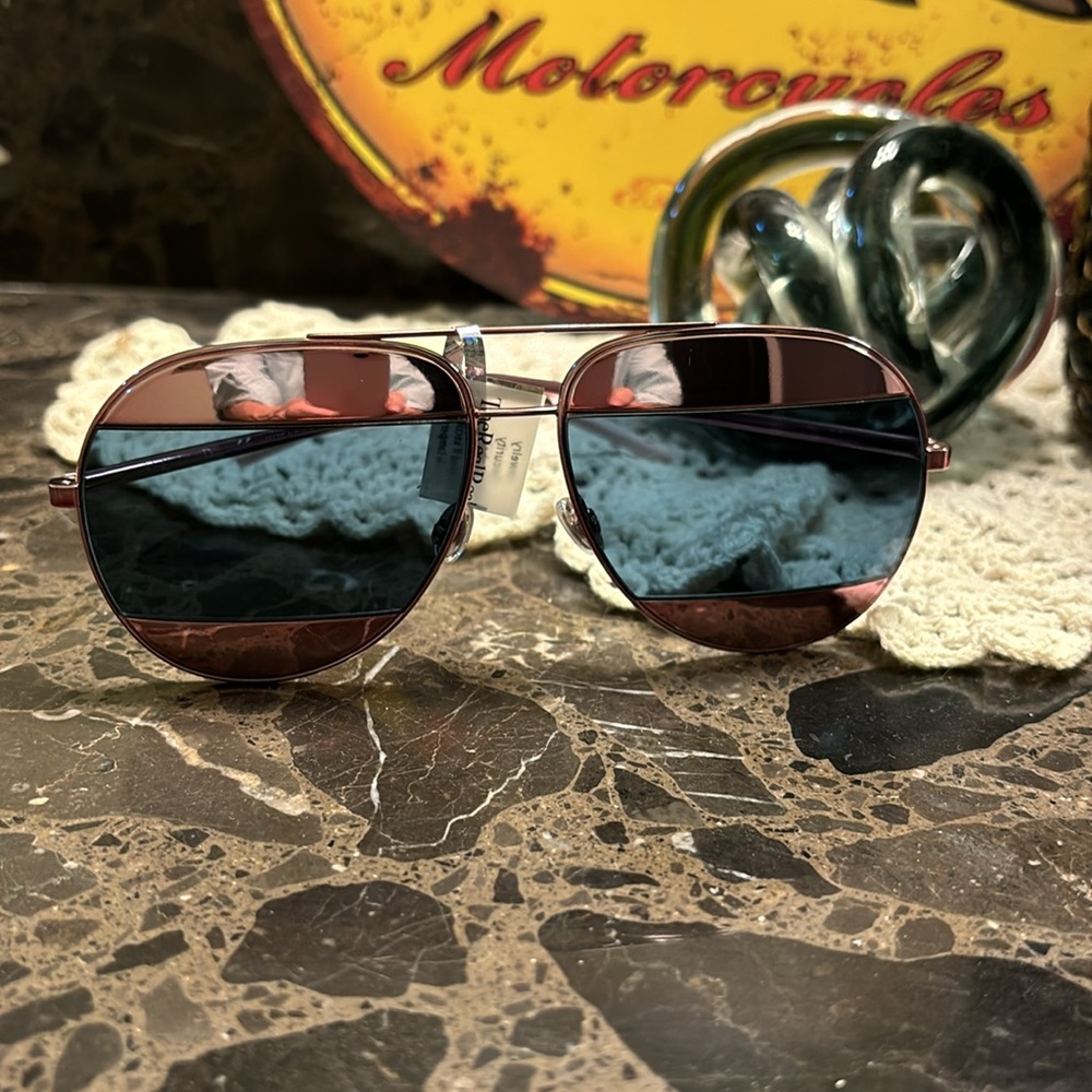 💜🌸 Christian Dior Aviator Sunglasses 🕶️ - Picture 5 of 13